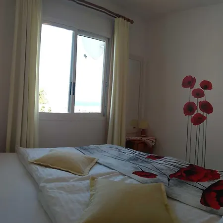 Iwona Mit Meerblick By Interhome
